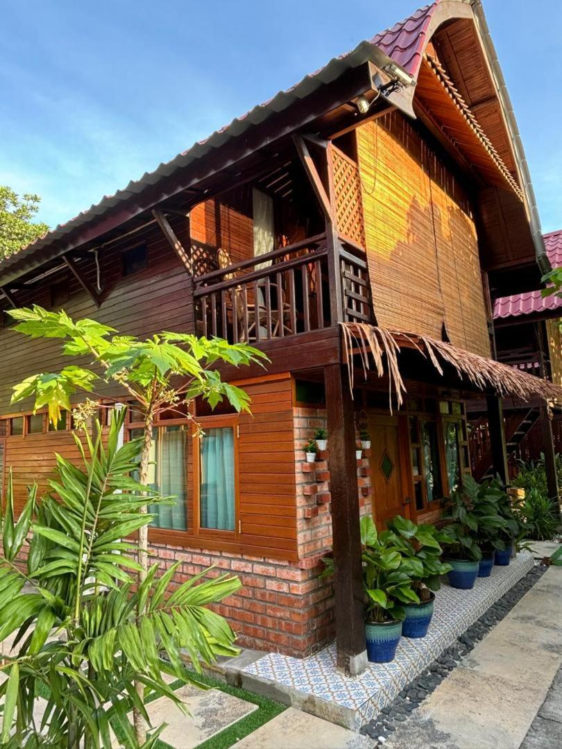 Golden Chenang Village Pantai Cenang  Zewnętrze zdjęcie